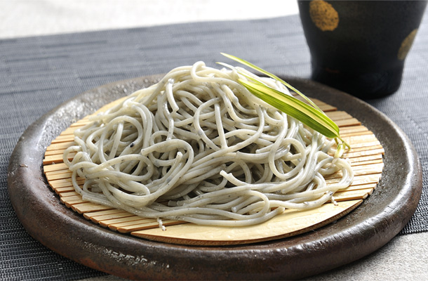粒ごと黒胡麻麺のざる