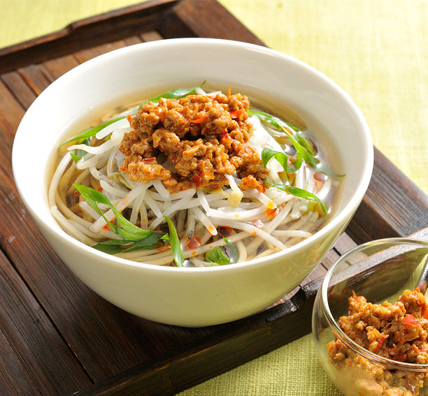 粒ごと黒胡麻麺の担々麺